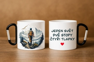 Plechový hrnek - „Jeden svět, dvě stopy, čtyři tlapky“ – 300 ml s karabinou